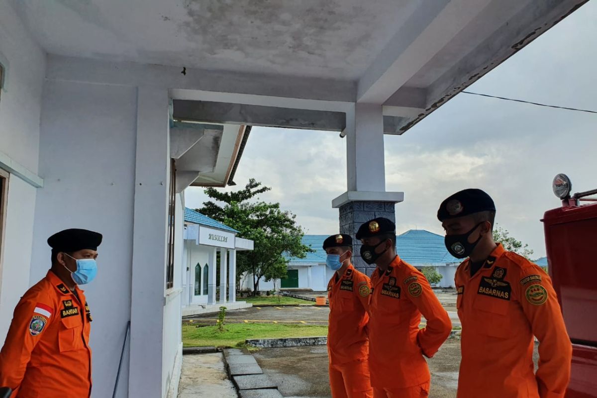 Seorang  pekerja tambang nikel terseret longsor dan jatuh ke laut