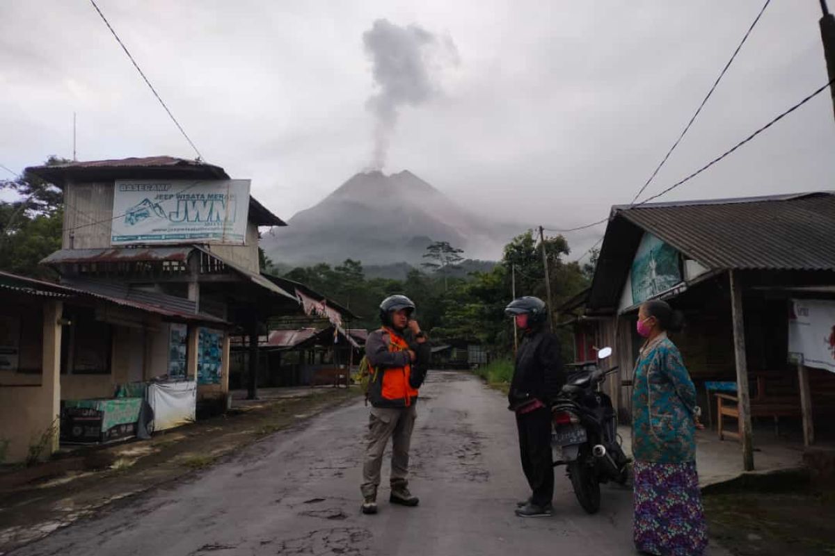 Sejumlah wilayah Sleman dilanda hujan abu usai guguran awan panas Merapi