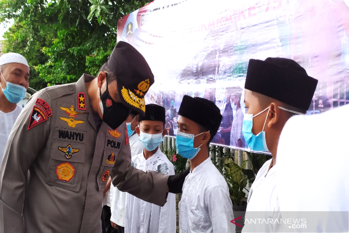 Polda Aceh bantu 40 ribu paket sembako untuk anak yatim hingga nakes