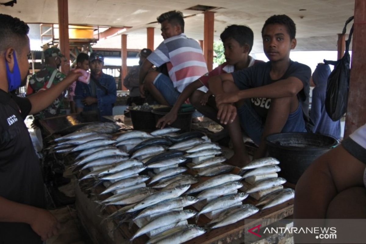 Pemkab Flores Timur kaji penutupan wilayah cegah penyebaran COVID-19