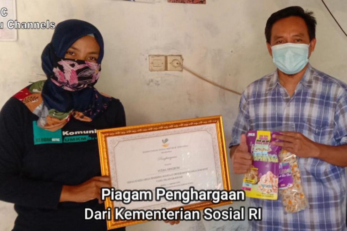 PKH buat penjual kerupuk telur asin entas dari kemiskinan