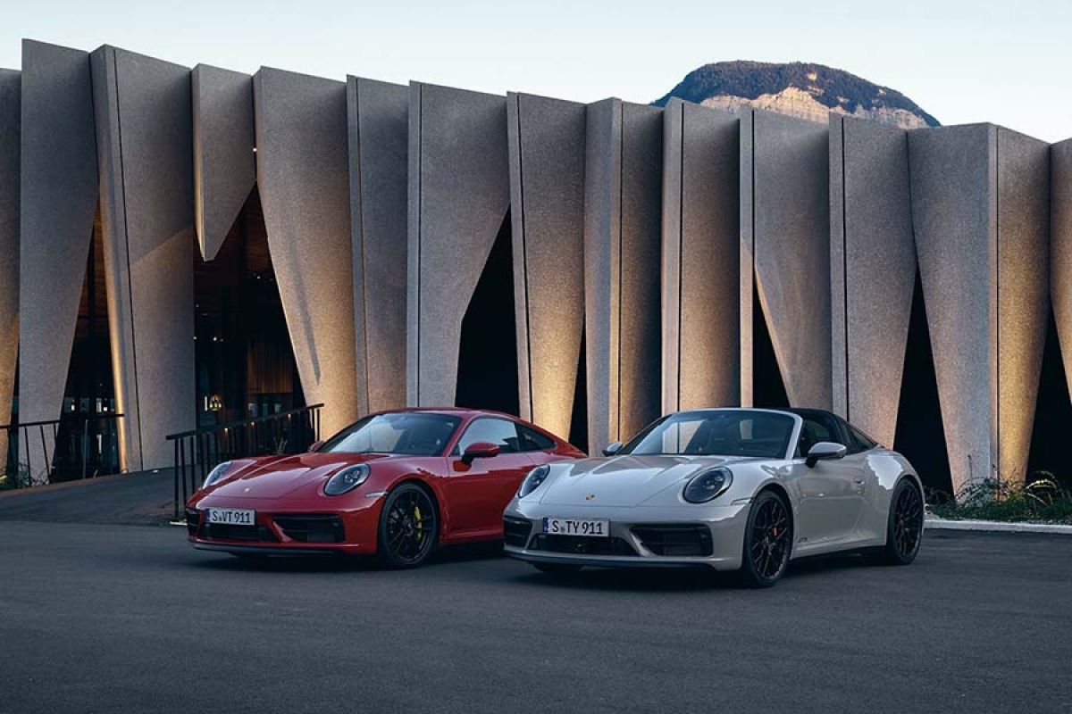 Mobil sport Porsche versi 911 GTS baru lebih powerful