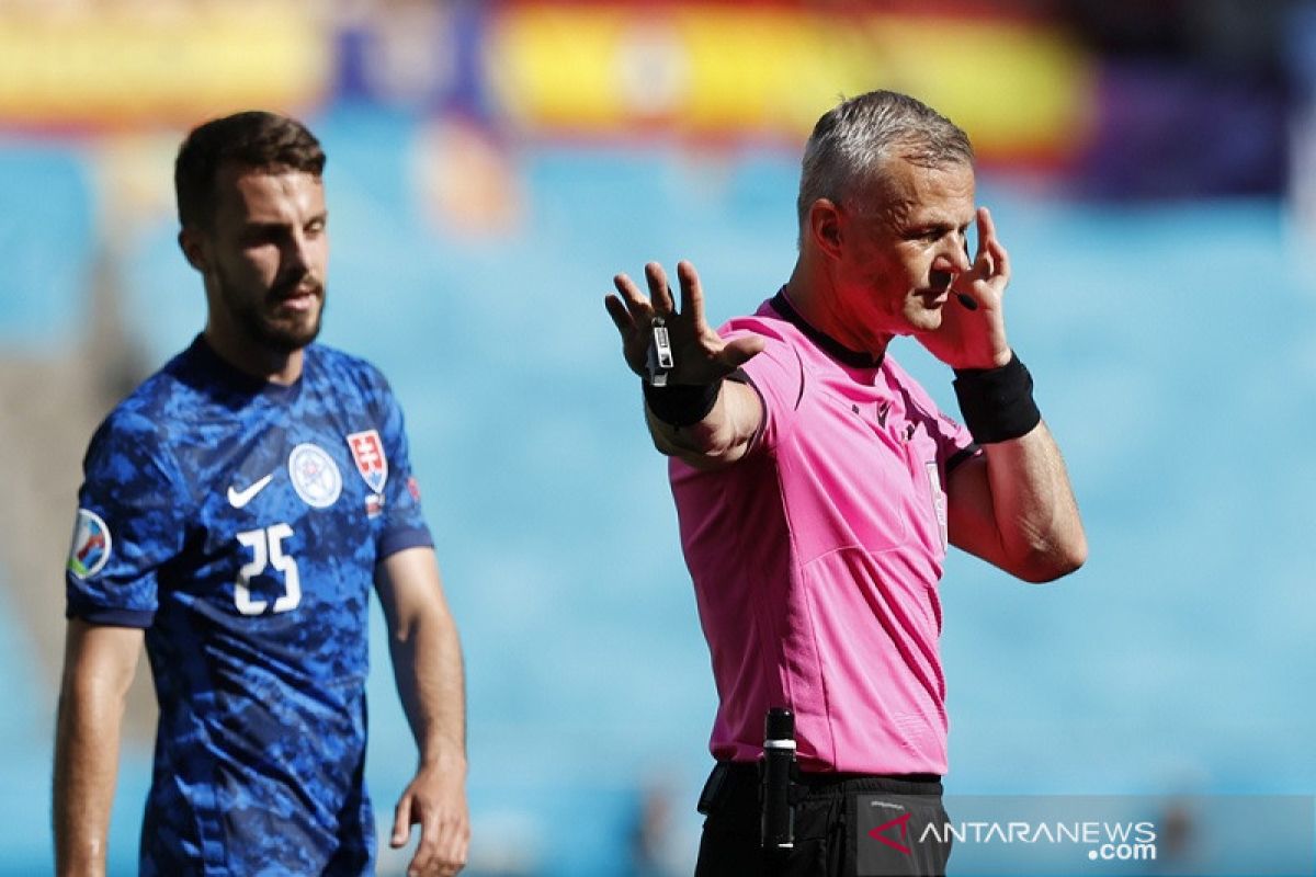 Hujan penalti warnai Euro 2020, ini kata ketua wasit UEFA