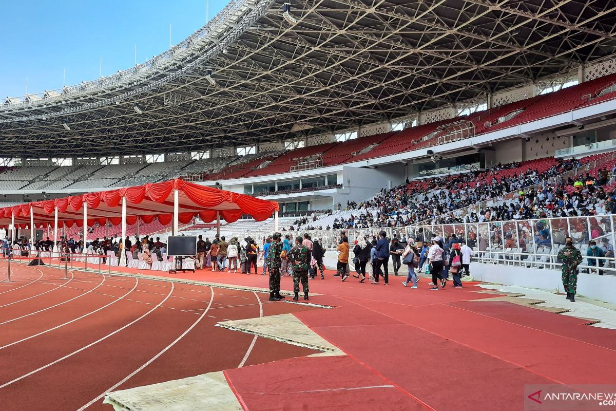 11,500 Jakartans get COVID-19 jabs at Bung Karno Stadium