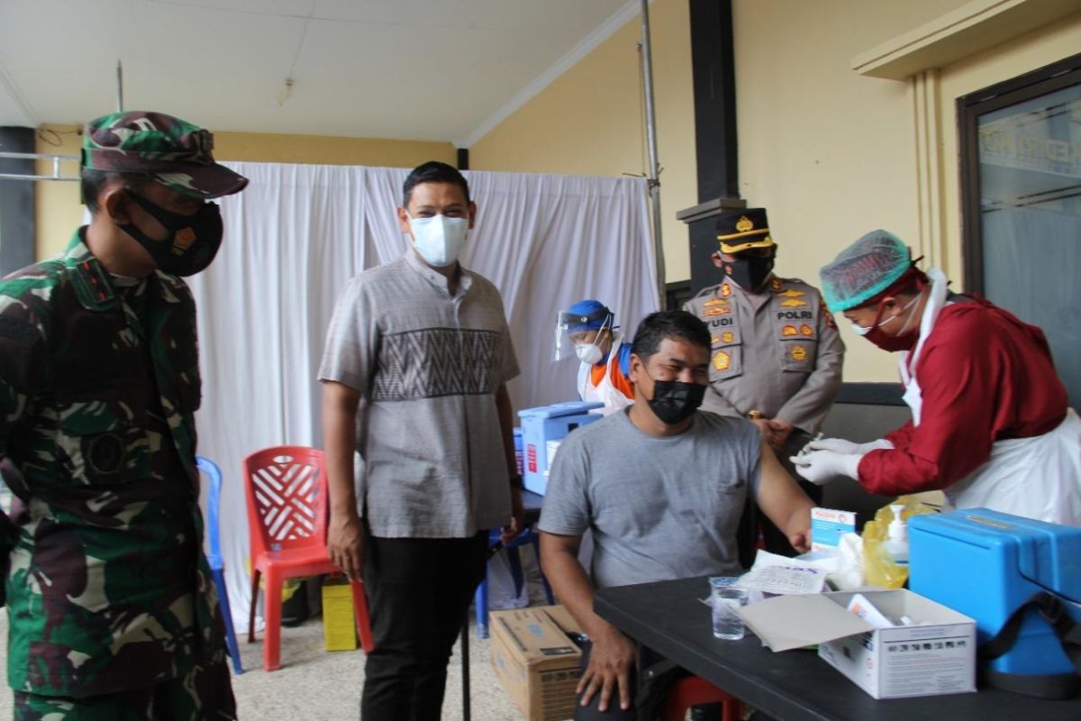 Forkopimda Kediri  tinjau vaksinasi massal di Mapolres Kediri Kota