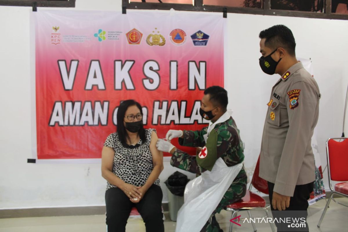 Polres Kepulauan Sangihe gelar vaksinasi massal