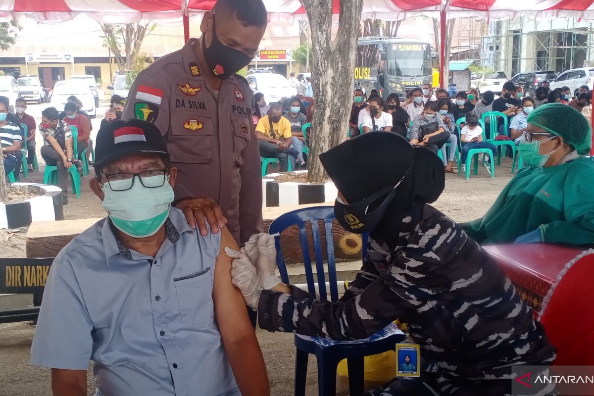 Warga Kota Kupang antusias jalani vaksinasi tahap pertama