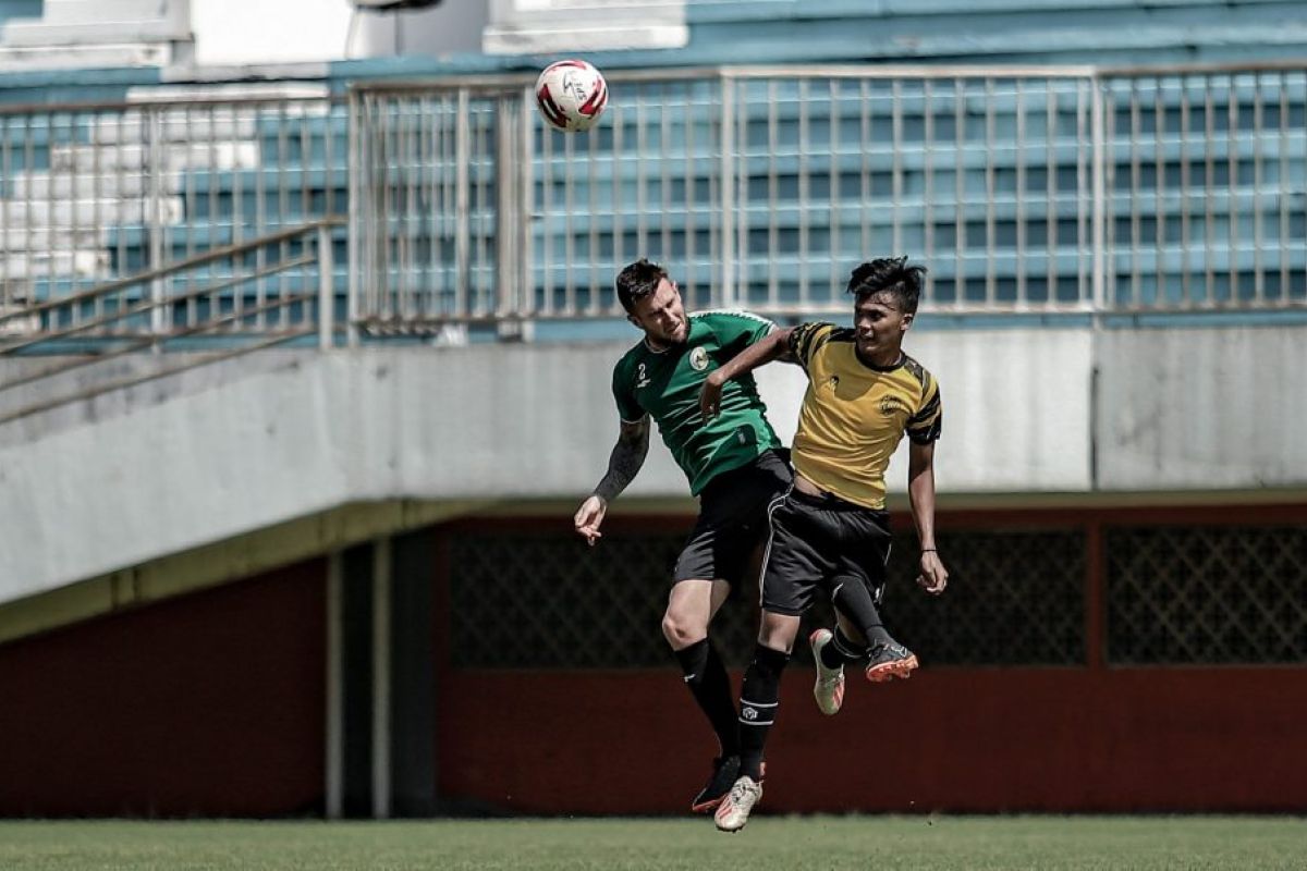 Dejan mainkan dua tim di laga uji coba PSS vs AHHA PS Pati