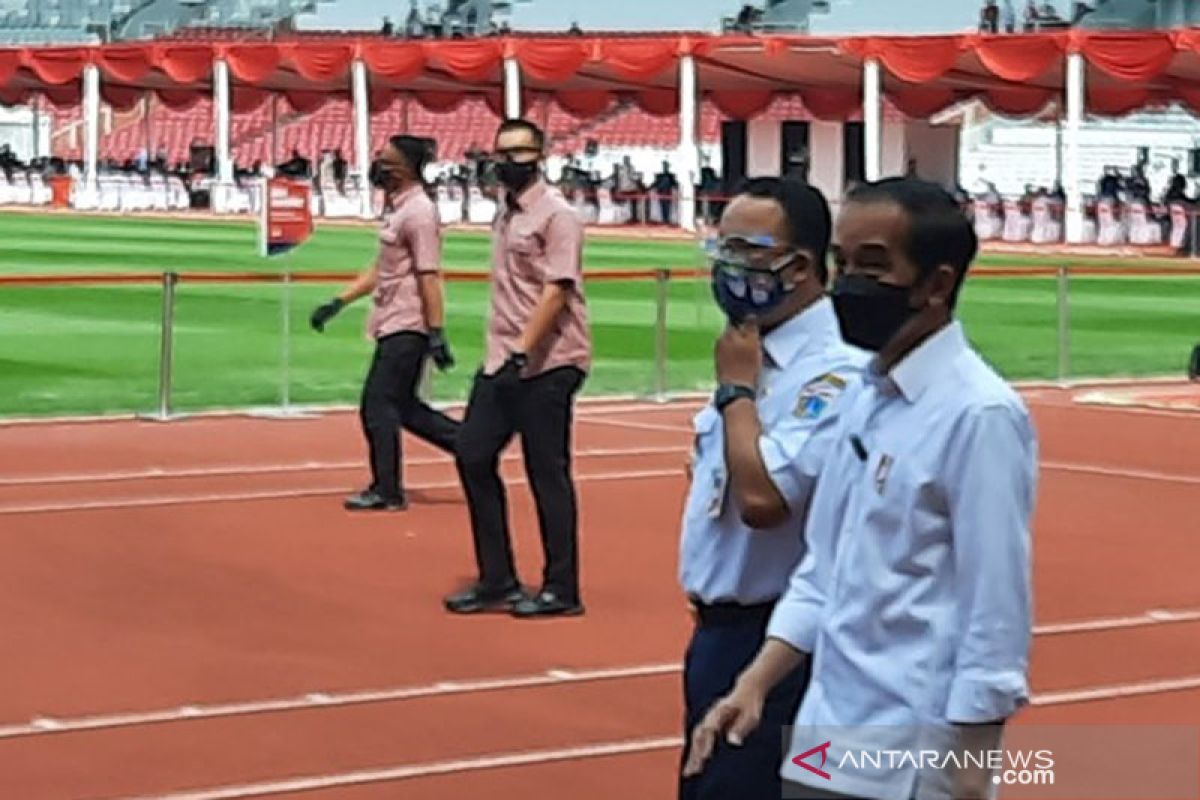 Jokowi tinjau vaksinasi COVID-19 di GBK