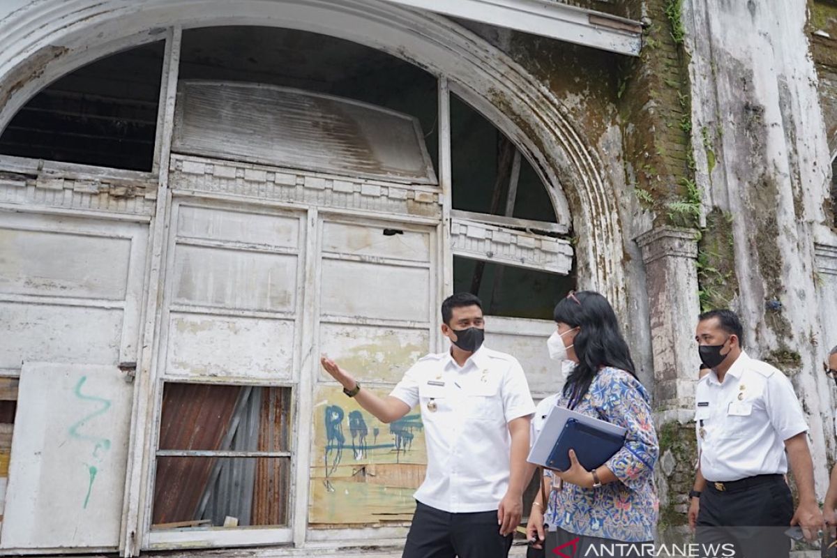 Pemkot Medan kembalikan fungsi trotoar di Kesawan