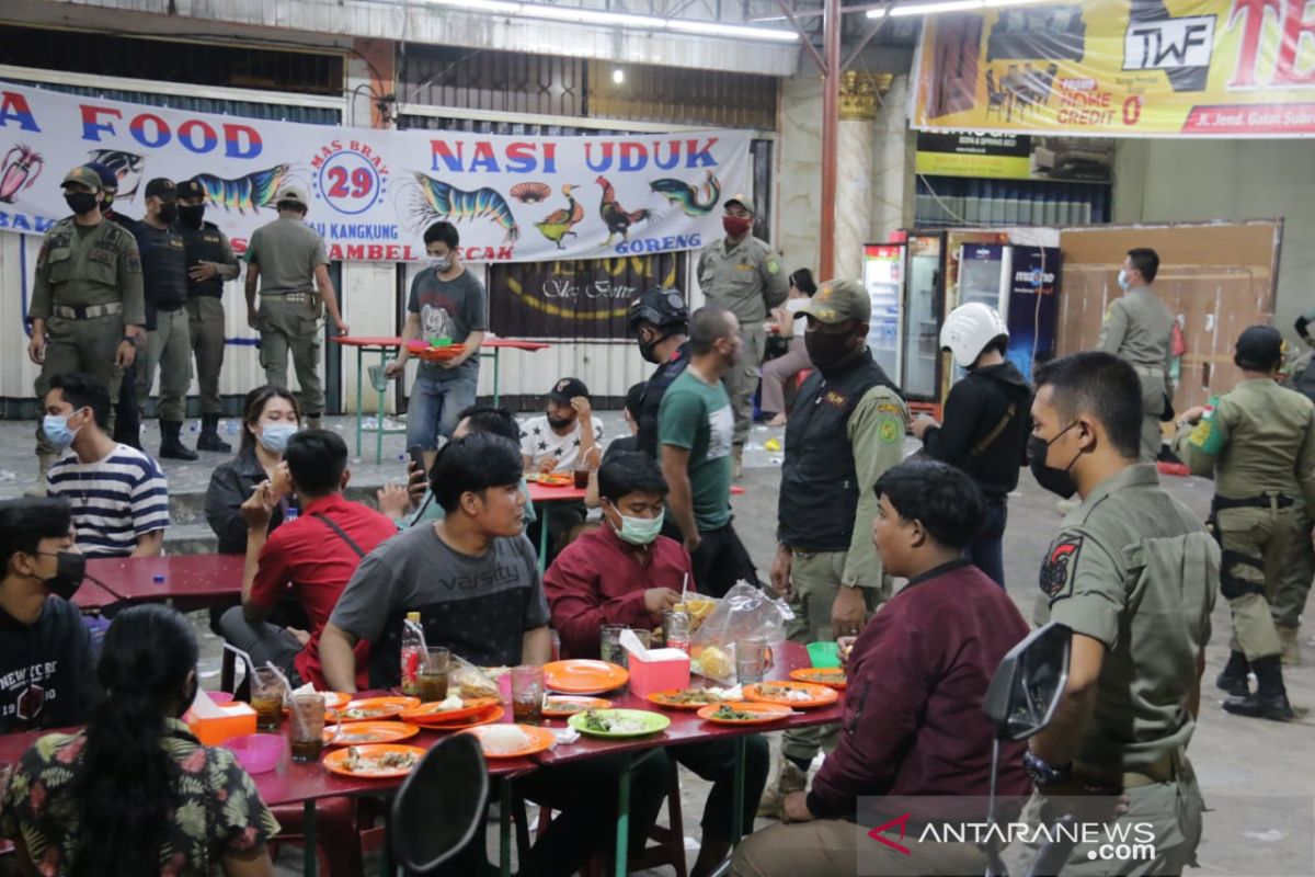Pemkot Medan minta penjual tidak melayani pembeli setelah pukul 20.00 WIB
