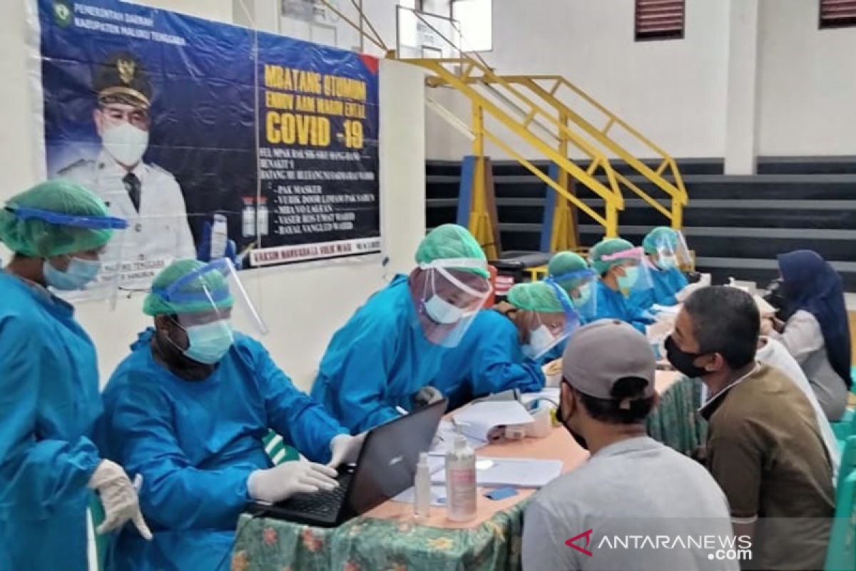 Vaksinasi COVID-19 Indonesia tembus 1,3 juta per hari