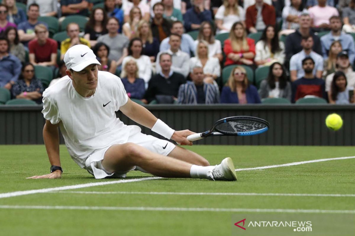 Wimbledon tanggapi insiden lapangan licin yang dialami petenis