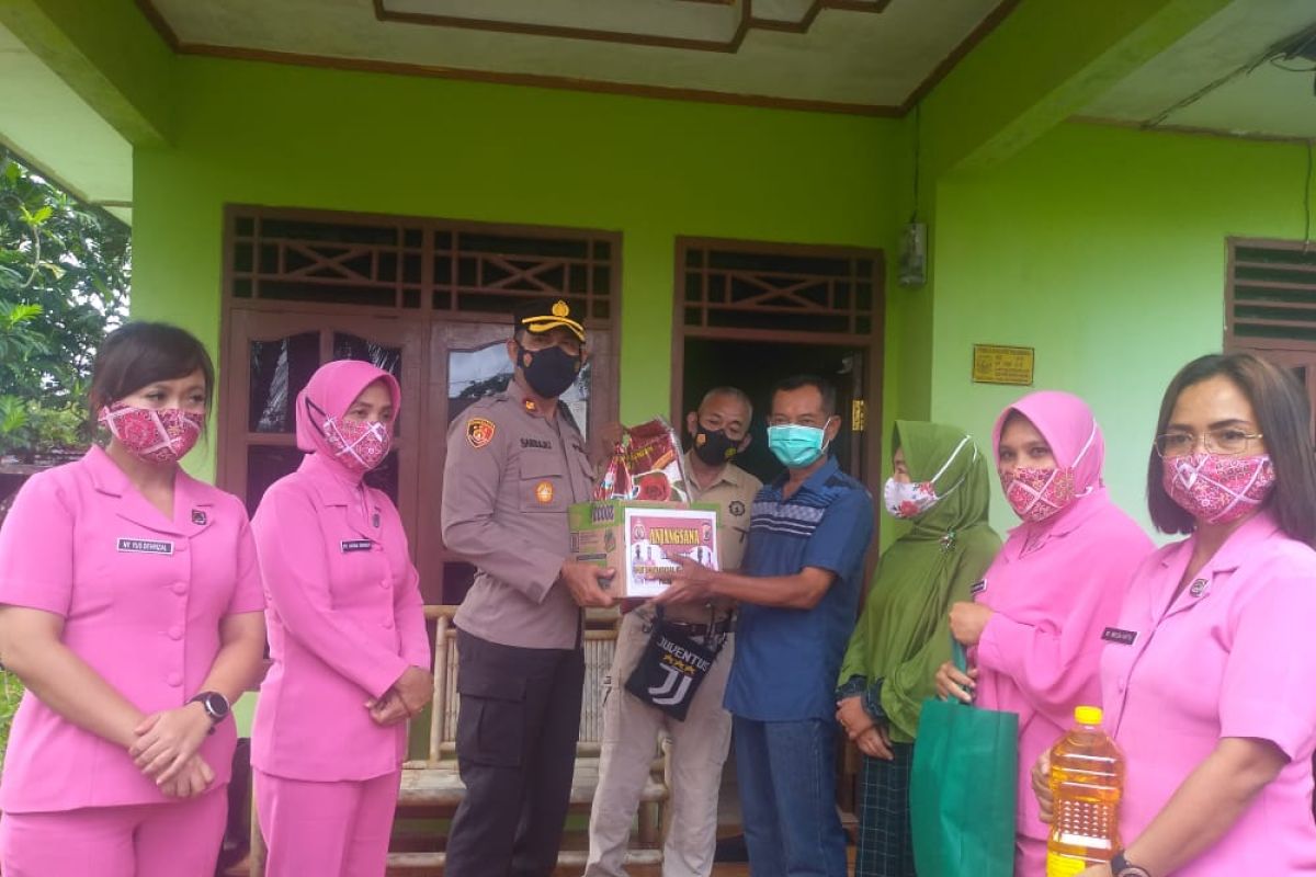 Polres Mimika kunjungi purnawirawan-warakawuri Polri