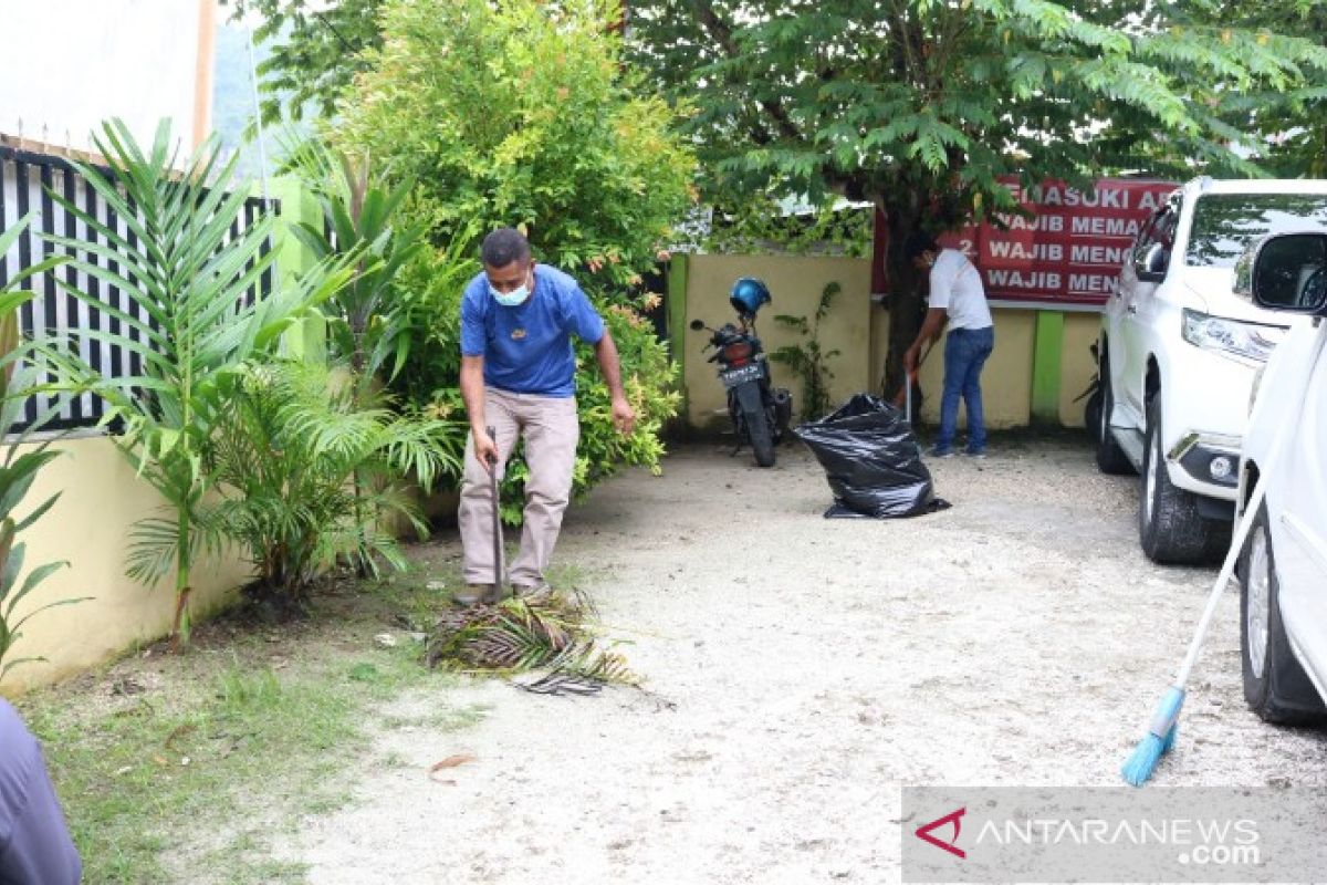 BPJAMSOSTEK Jayapura gelar employee volunteering terkait kebersihan