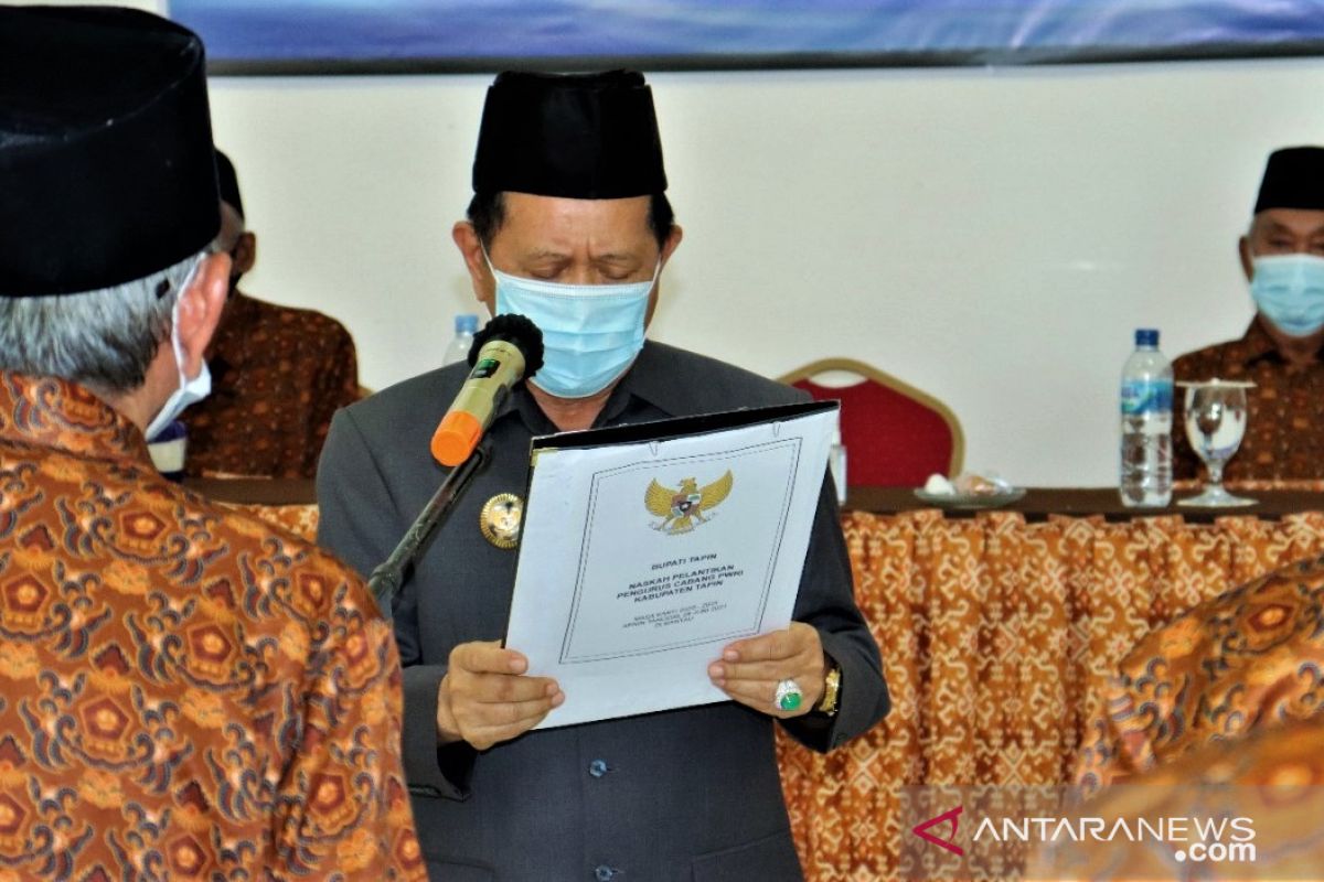 Bupati Tapin lantik 24 pengurus PWRI masa bakti 2020-2025