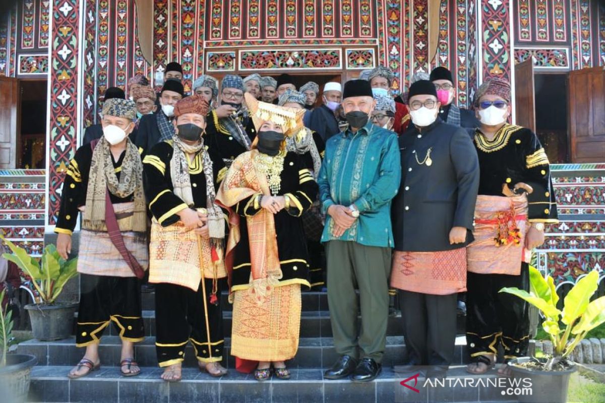 Gubernur : Kapolda Irjen Pol Toni Harmanto patut dianugerahi gelar sangsako