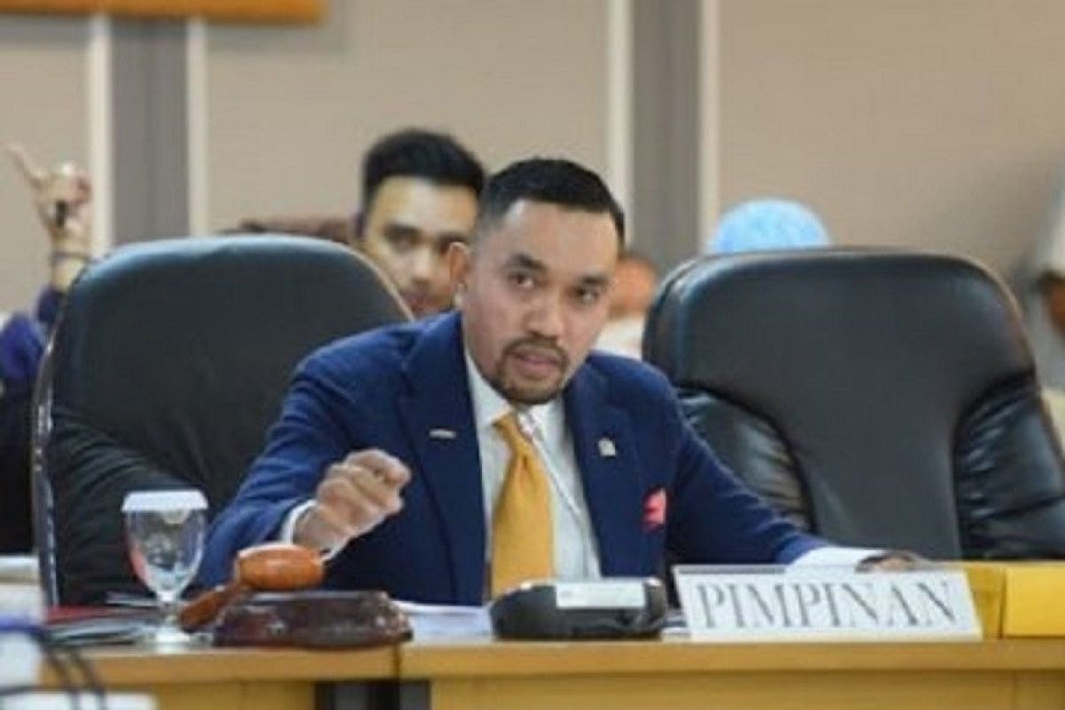 Waket Komisi III DPR Sahroni: Polri-TNI awasi ketat distribusi 300 ribu paket obat COVID-19