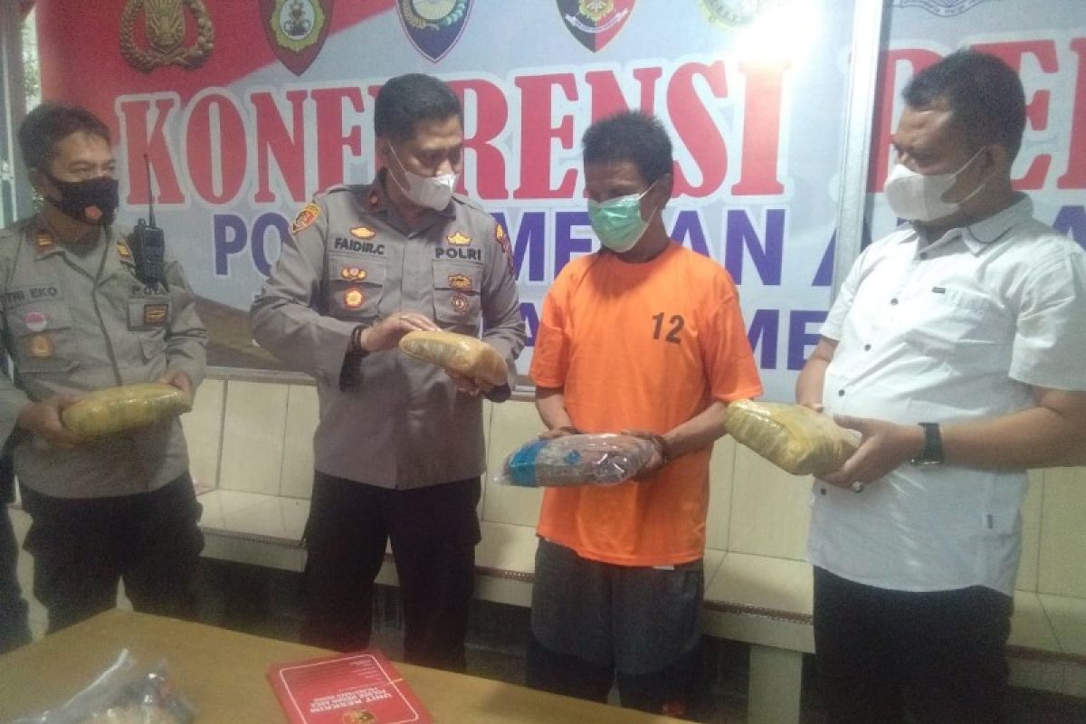 Polisi gagalkan peredaran 10 kilogram ganja