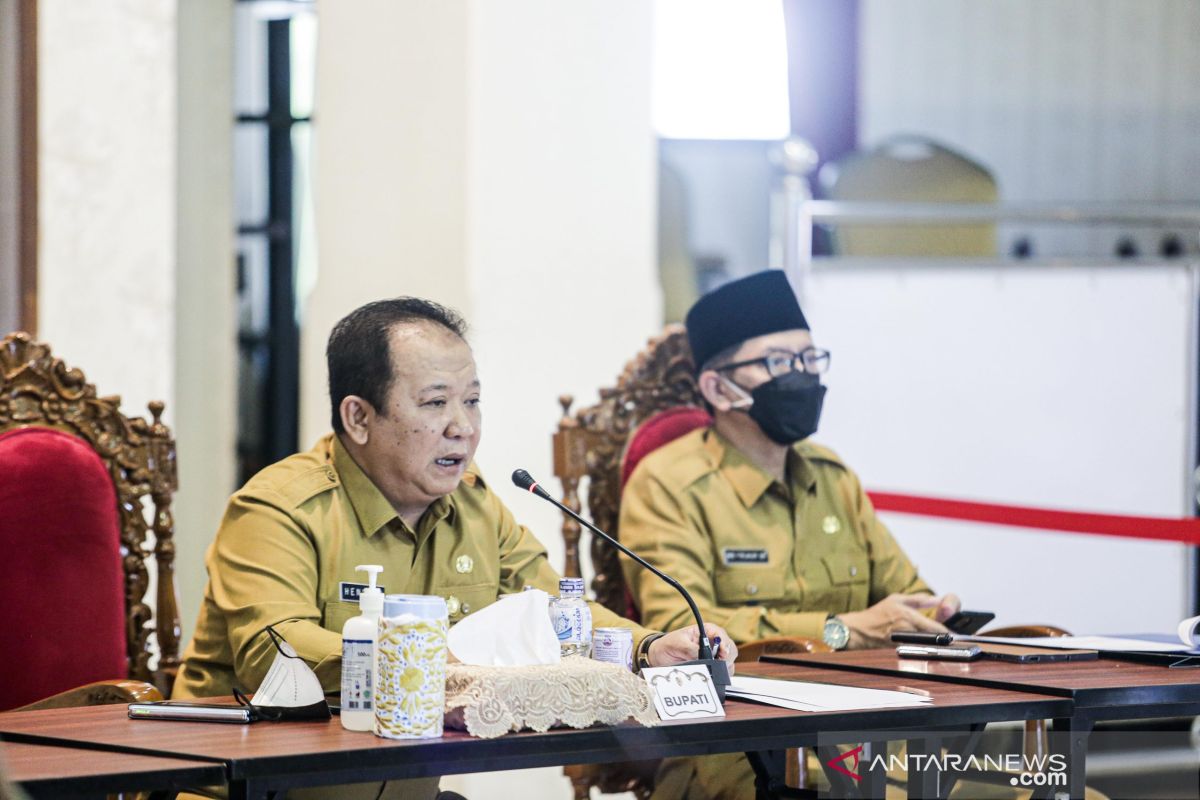 Jember berlakukan jam malam, semua kegiatan harus dihentikan pukul 20.00 WIB