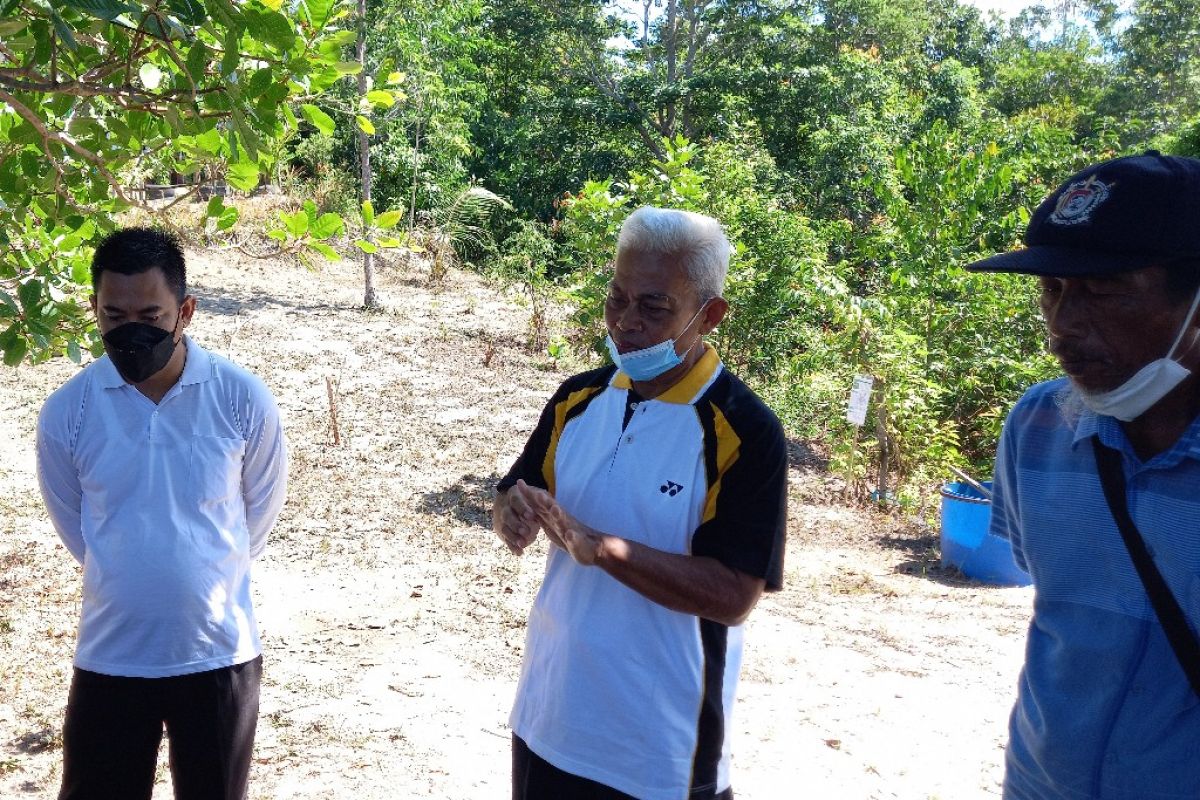 Sejumlah tokoh masyarakat Mentok bangun sekolah alam