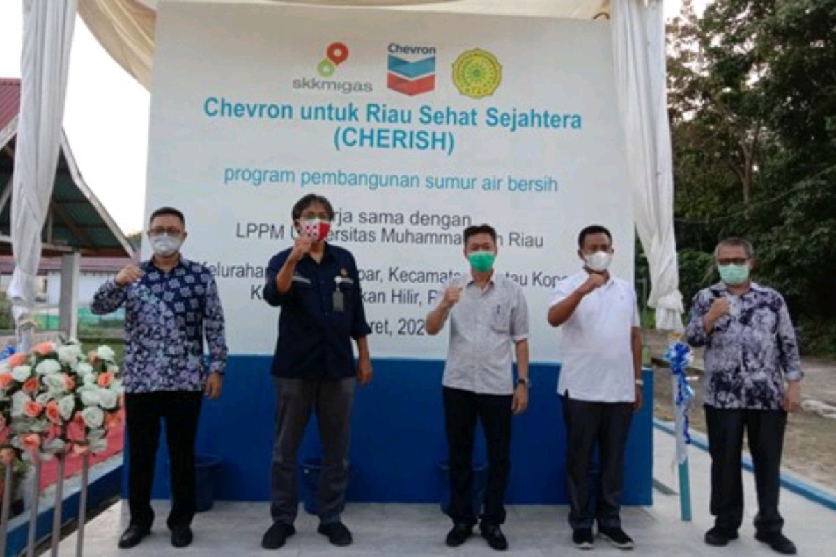 Program Cherish, Bupati Rohil resmikan dua sumur air bersih dalam sehari