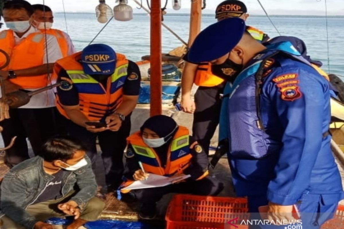 Polres Kotabaru menemukan nelayan gunakan alat tangkap pukat mini