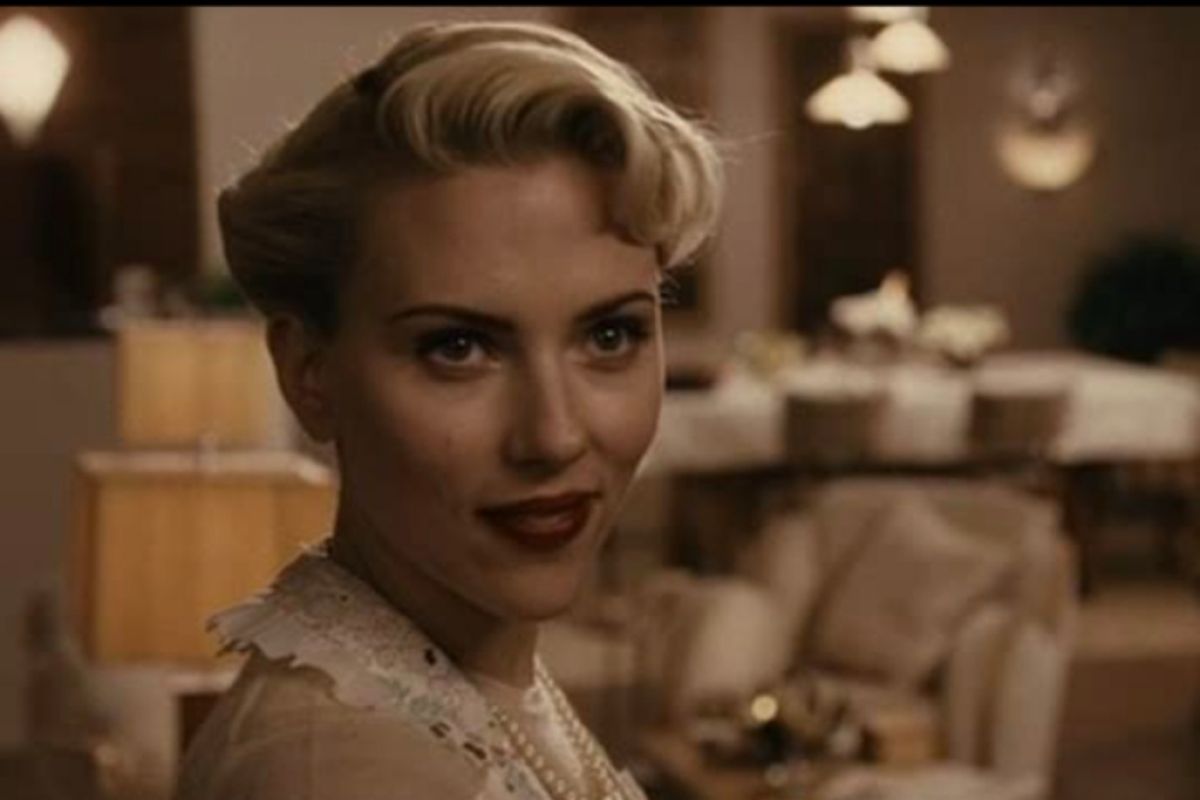 Scarlett Johanson siap luncurkan produk di lini kecantikan