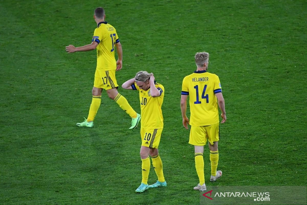 Euro 2020 -  Kulusevski bilang Swedia rasakan kejamnya sepak bola usai didepak Ukraina