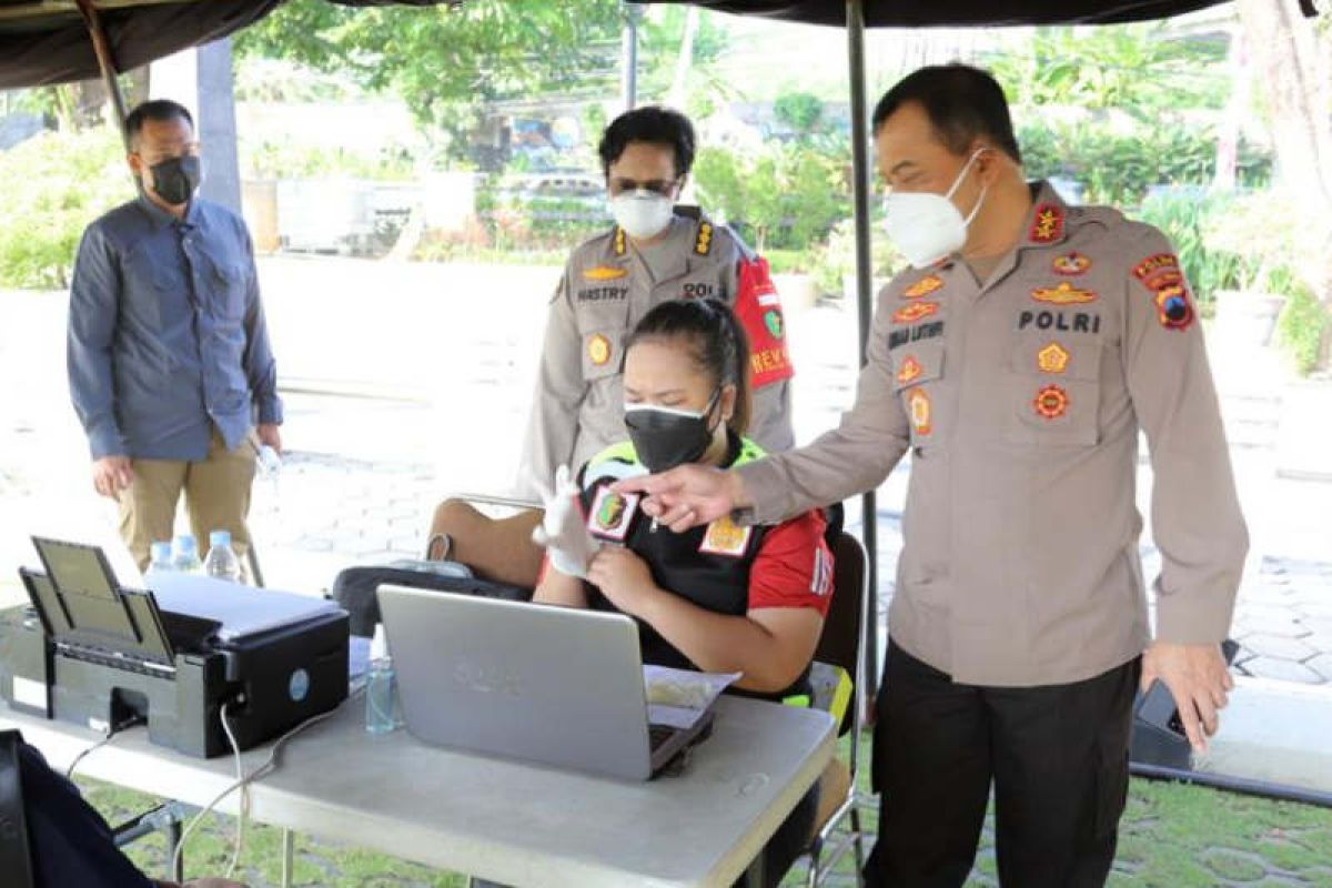 Gerai Vaksinasi Presisi Polda Jateng target 20.000 orang/hari