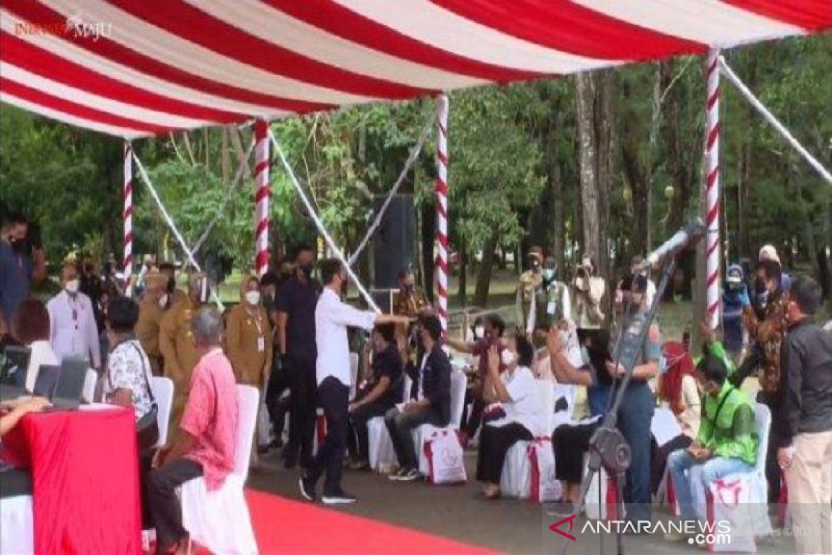 Presiden Jokowi ajak pemerintah daerah dukung satu juta vaksinasi per hari