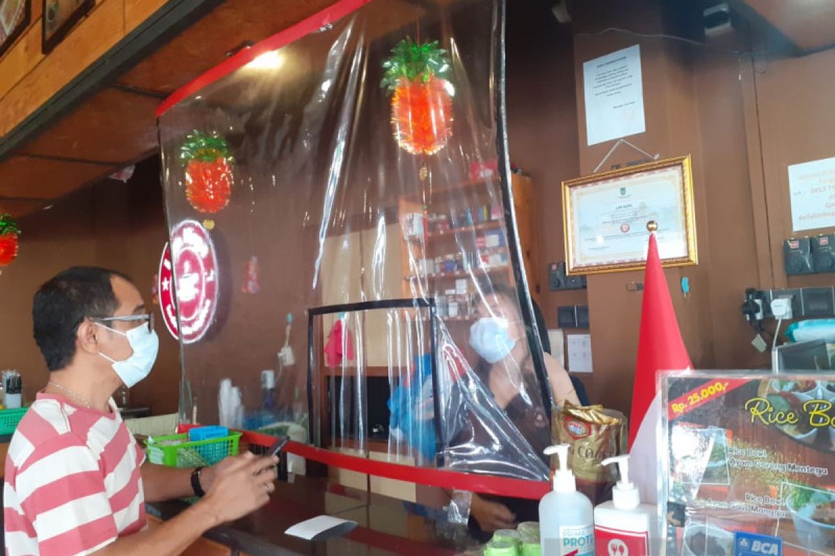 Pemkot Batam larang  pelaku usaha  kuliner layani makan di tempat