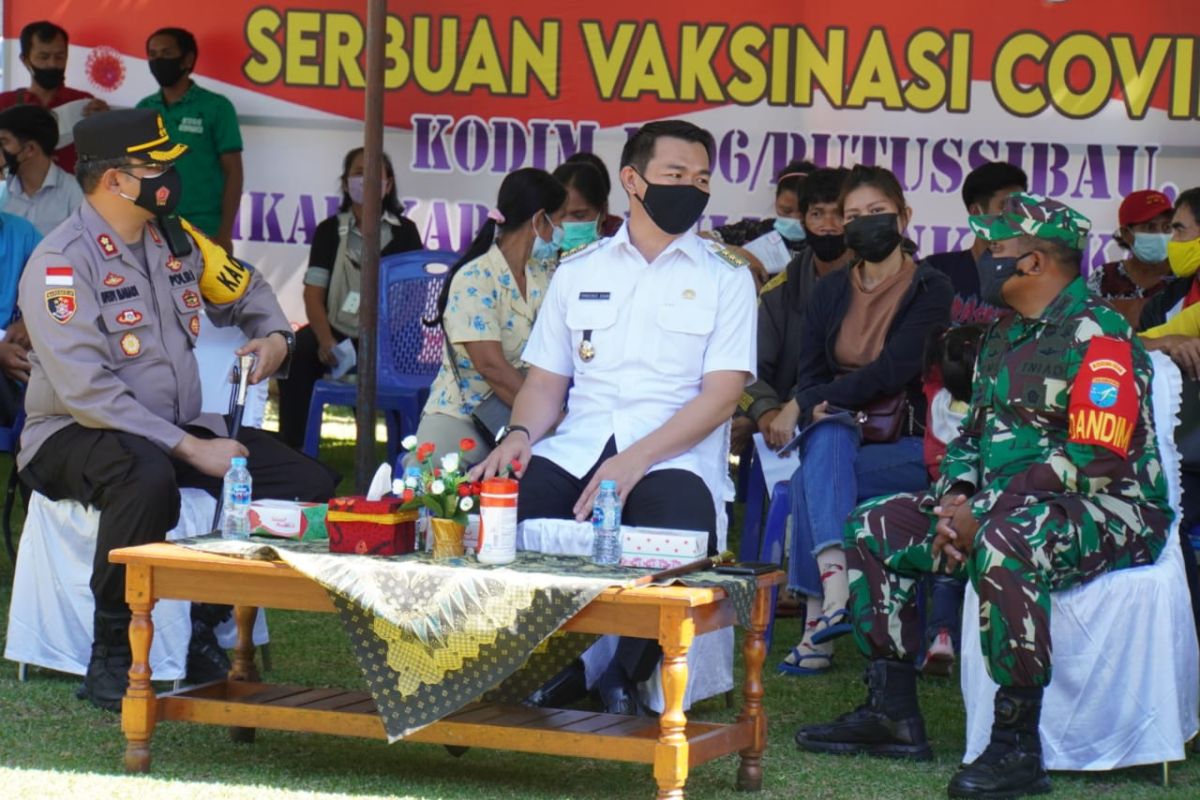 TNI di Kapuas Hulu gelar vaksinasi massal