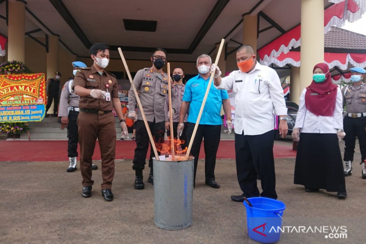 Polres Kubu Raya musnahkan barang bukti hasil tangkapan Narkoba