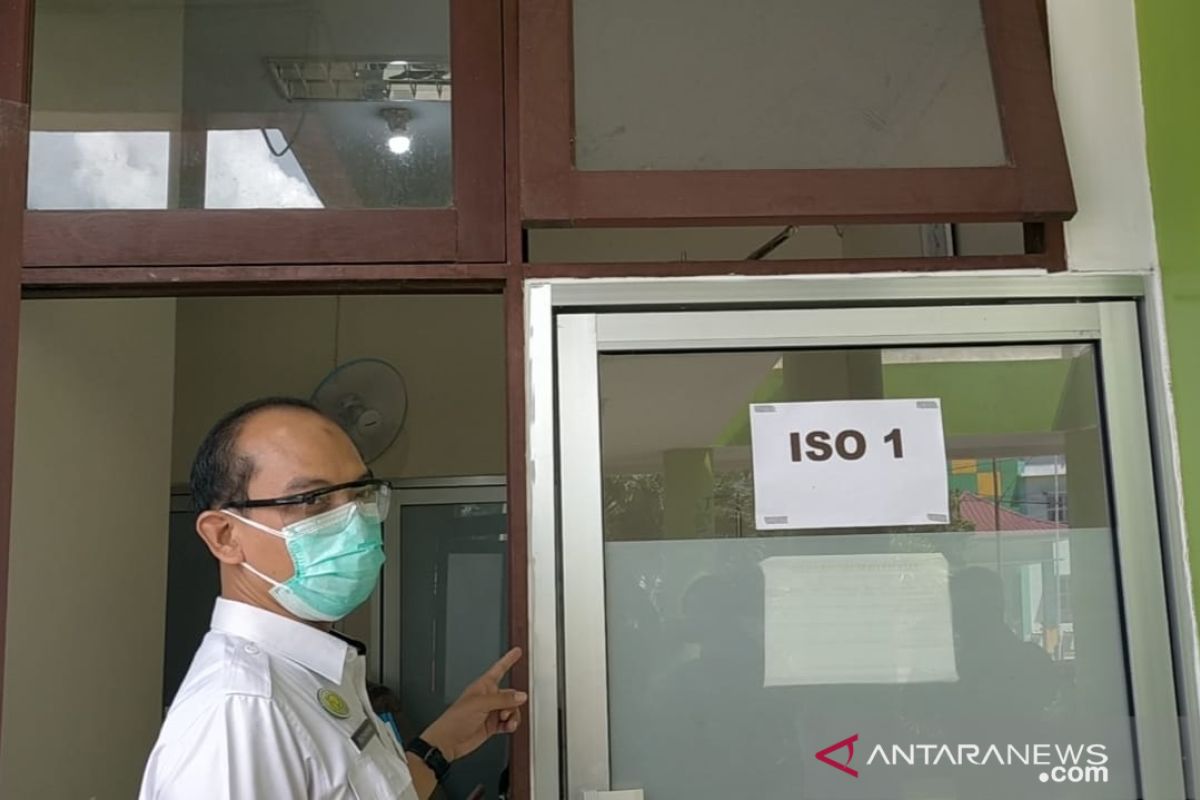 Ruang isolasi untuk pasien COVID-19 di RSUD Singkawang penuh