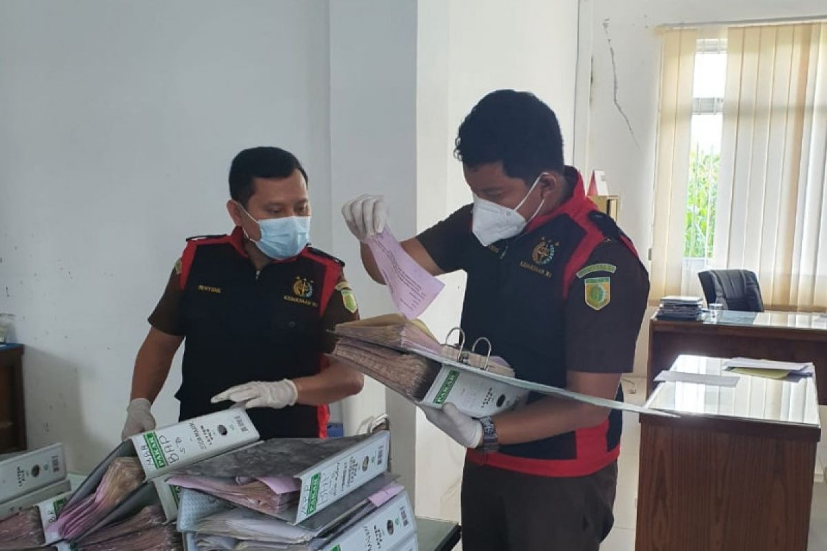 Kejati Sumut geledah kantor PDAM  Tirta Lihou Simalungun