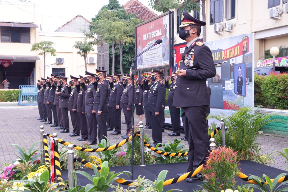 656 personel Polda Lampung mendapat kenaikan pangkat di Hari Bhayangkara ke-75