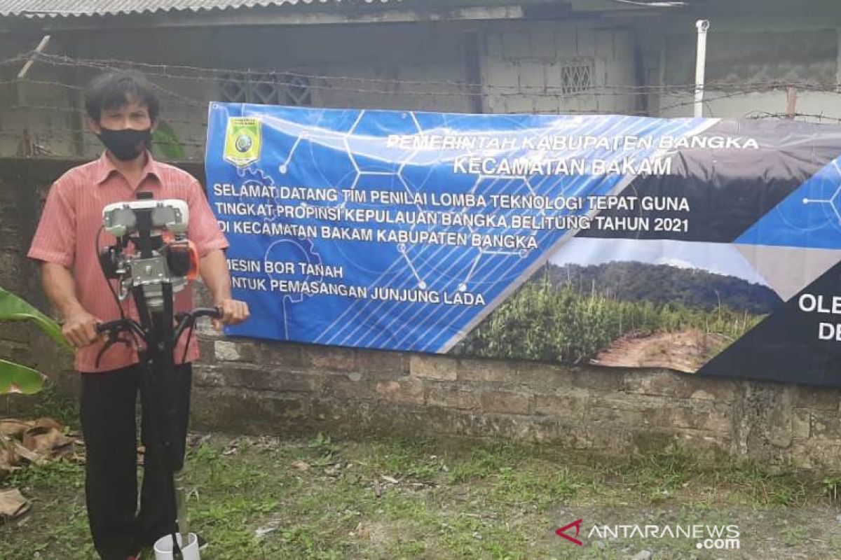 Petani Mabat Bakam Bangka berhasil ciptakan mesin bor tanah