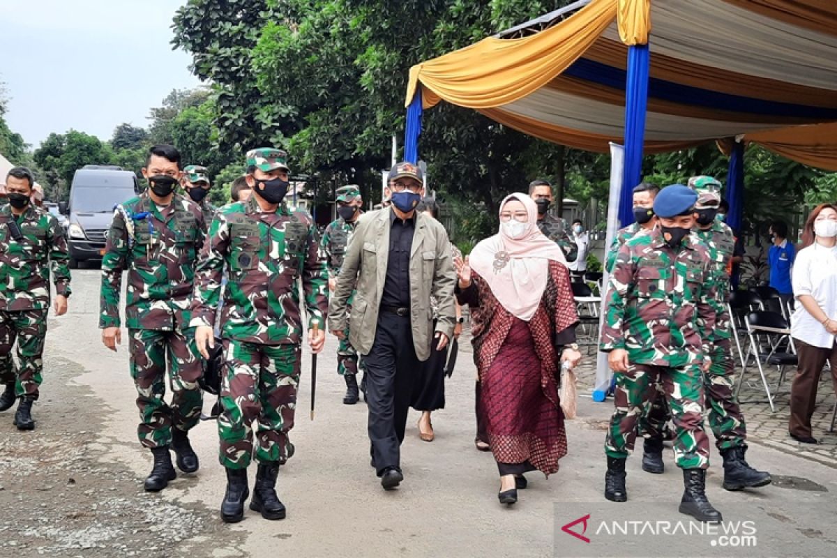 Panglima TNI tinjau vaksinasi COVID-19 di Universitas Pancasila