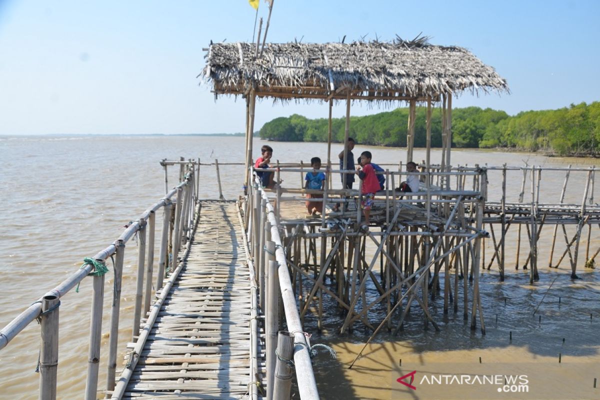 Pemkab Karawang tegaskan semua tempat wisata tutup selama PPKM Mikro