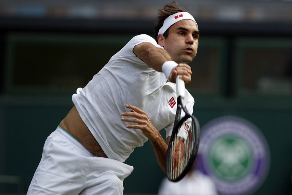 Federer petenis putra tertua ke perempat final Wimbledon