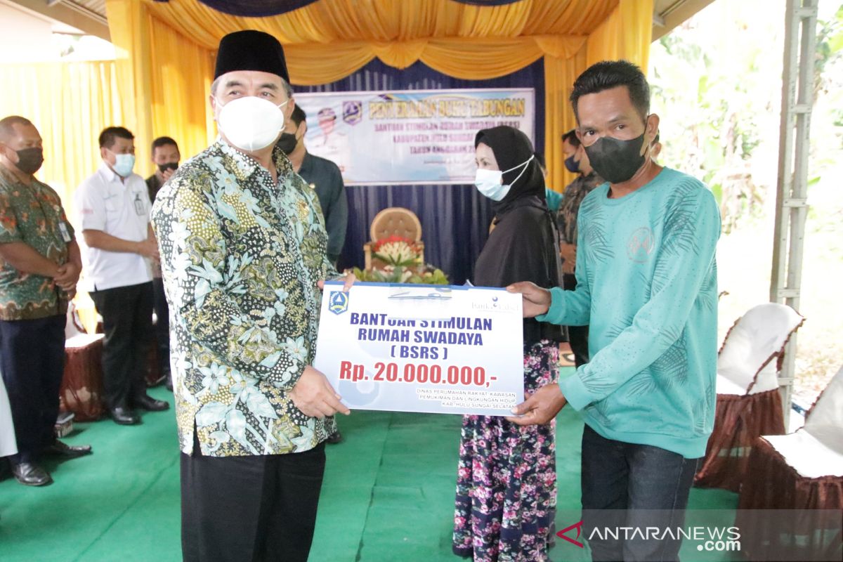 Pemkab HSS kembali salurkan bantuan stimulan rumah sejahtera