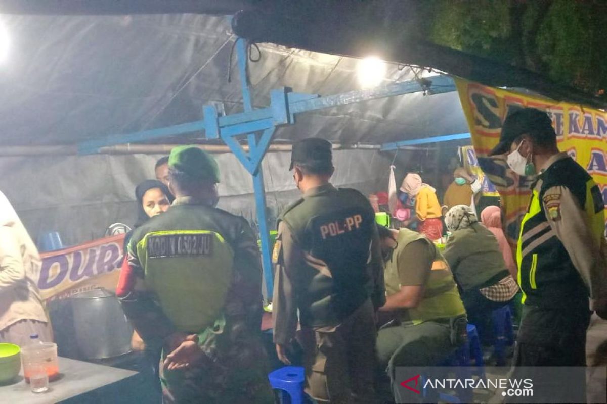 Kawasan kuliner Tanjung Priok juga dipantau saat PPKM Darurat