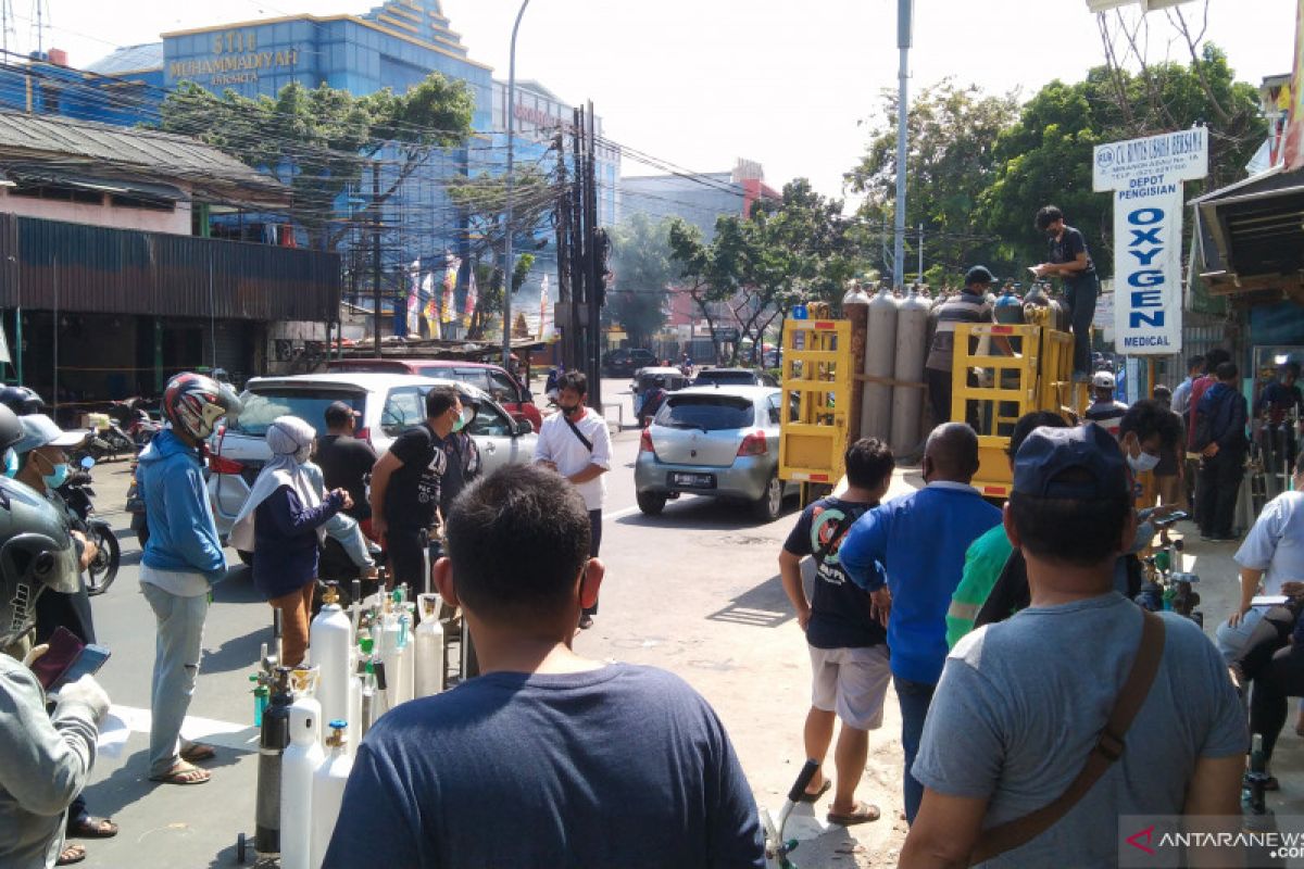 Harga isi ulang oksigen di Jakarta melonjak Rp3.000-5.000 per tabung