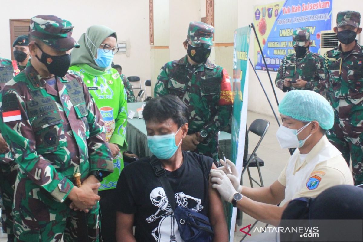 Pangdam XII/Tanjungpura tinjau vaksinasi COVID-19 di Palangka Raya