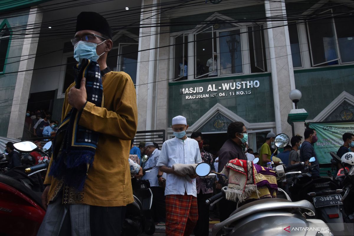 Jakarta allows 50-pct capacity at religious places during level-3 PPKM