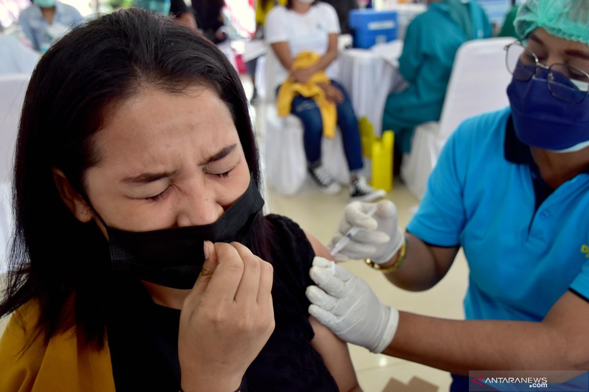 Pemkot Ambon gencarkan vaksinasi bagi warga lansia