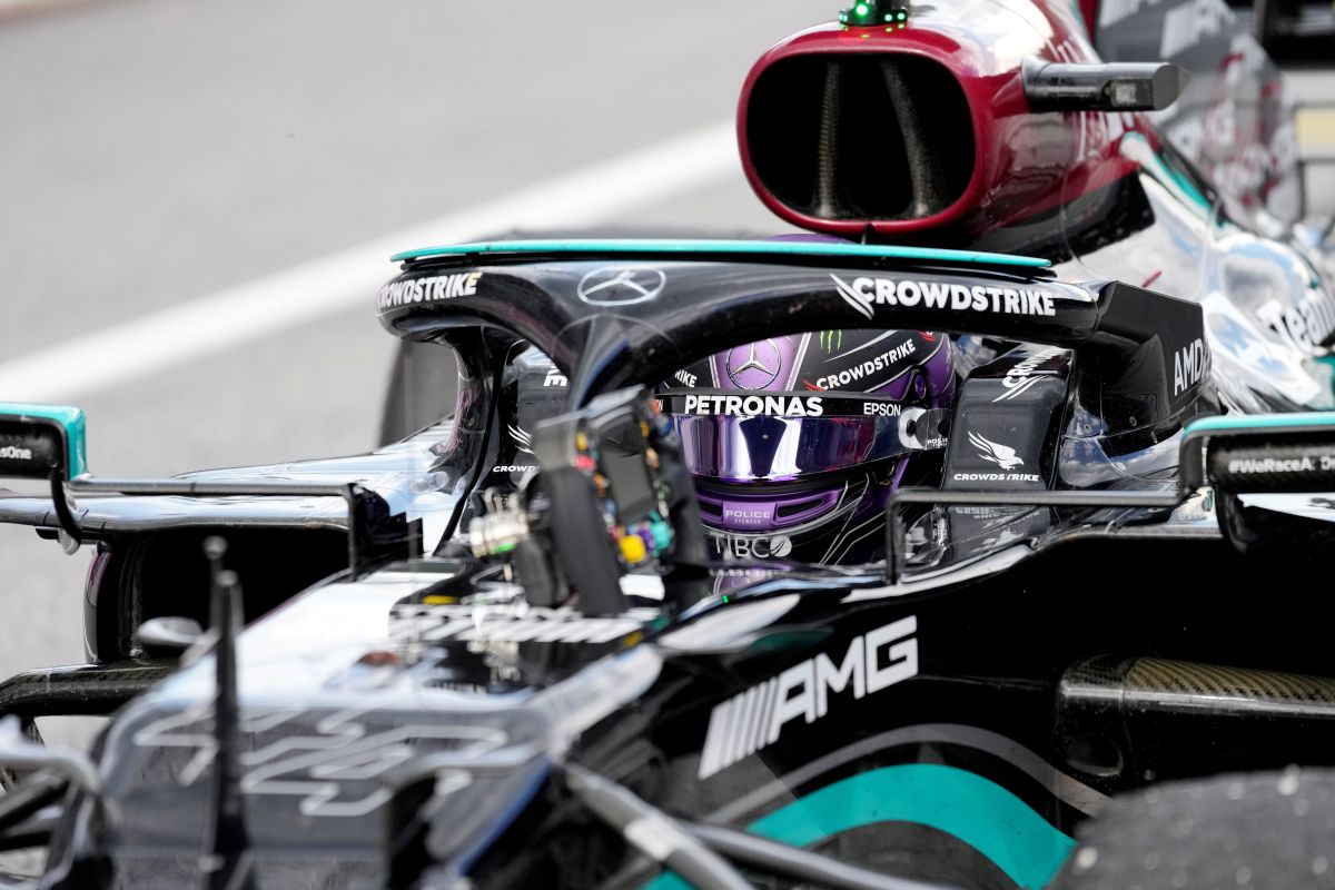 Hamilton tetap di Mercedes hingga 2023