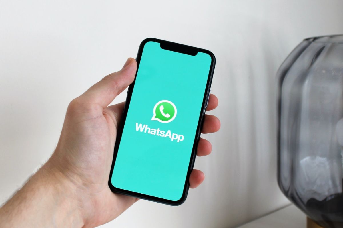 Cara pindahkan histori percakapan WhatsApp dai iPhone ke Galaxy Z Fold 3