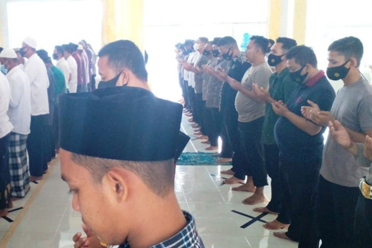 Personel Polres Aceh Timur gelar shalat ghaib untuk ibunda Kapolda Aceh